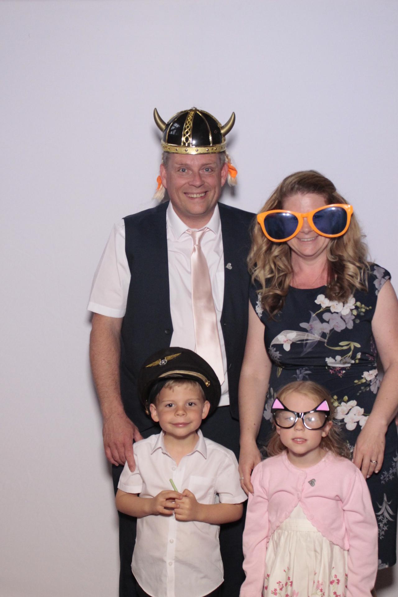 Debbie & Danny's Wedding | View more photos from the event at gallery.myphotoboothexperience.co.uk/u/MyPhotoBoothExperienceLtd/Debbie-Dannys-Wedding